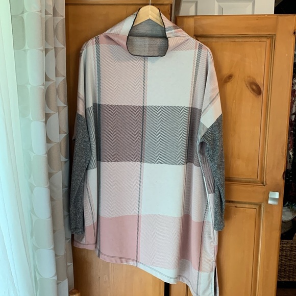 Pink Gray Plaid Tunic 3X - Picture 2 of 8